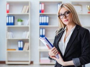 عصي تقليب الخيزران تتفوق على البلاستيك في خفض التكاليف وتعزيز الاستدامة للأعمال التجارية